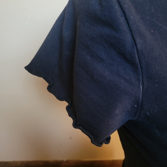 Ruffle Hem Black Crop Top - Picture 2 of 3